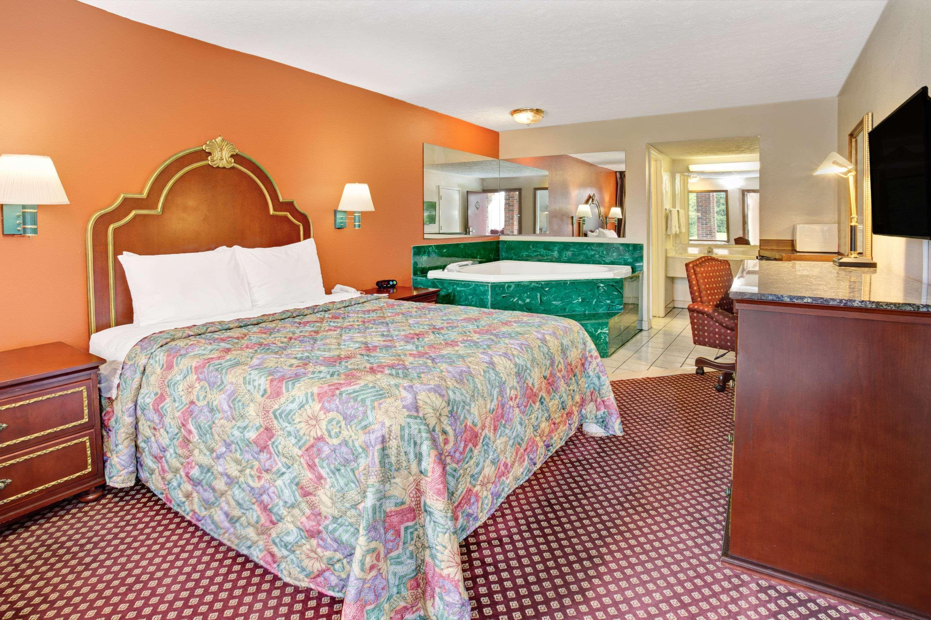 Travelodge By Wyndham Sellersburg Buitenkant foto