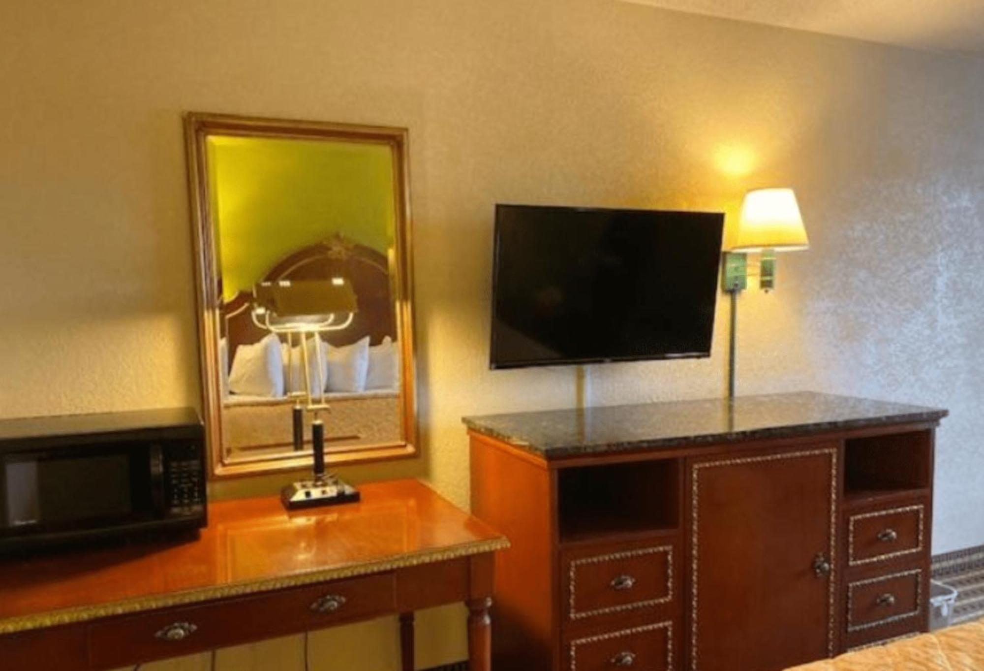 Travelodge By Wyndham Sellersburg Buitenkant foto